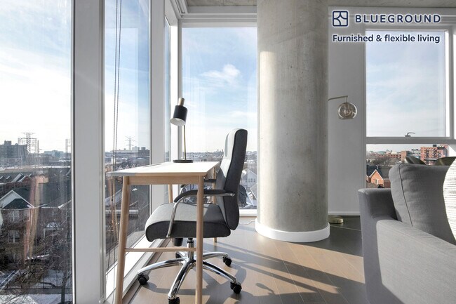 Foto del edificio - 625 W Division St