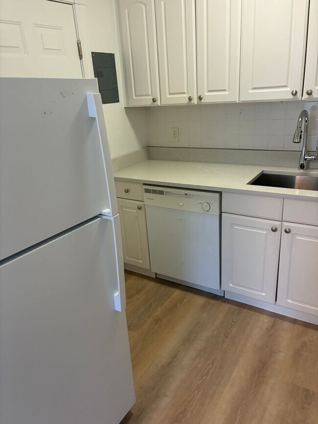 Foto del edificio - Brighton Two Bedroom