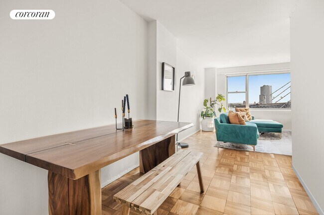 Foto del edificio - 568 Grand St