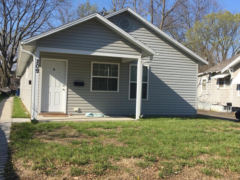 209 E Adams St Unit B, Pittsburg, KS 66762 Room for Rent in Pittsburg