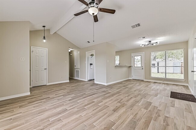 Foto del edificio - 2512 Ironclad Dr