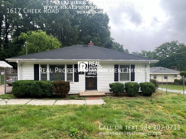 Building Photo - Charming Vintage 2 bedroom 1 Bath Bungalow...