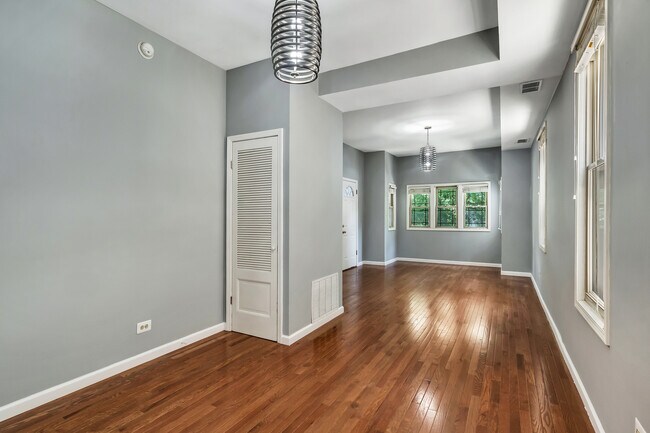 Foto del edificio - 2843 W Lyndale St