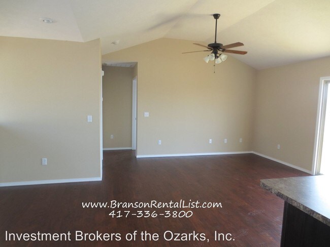 Building Photo - 1301 S Solaira St