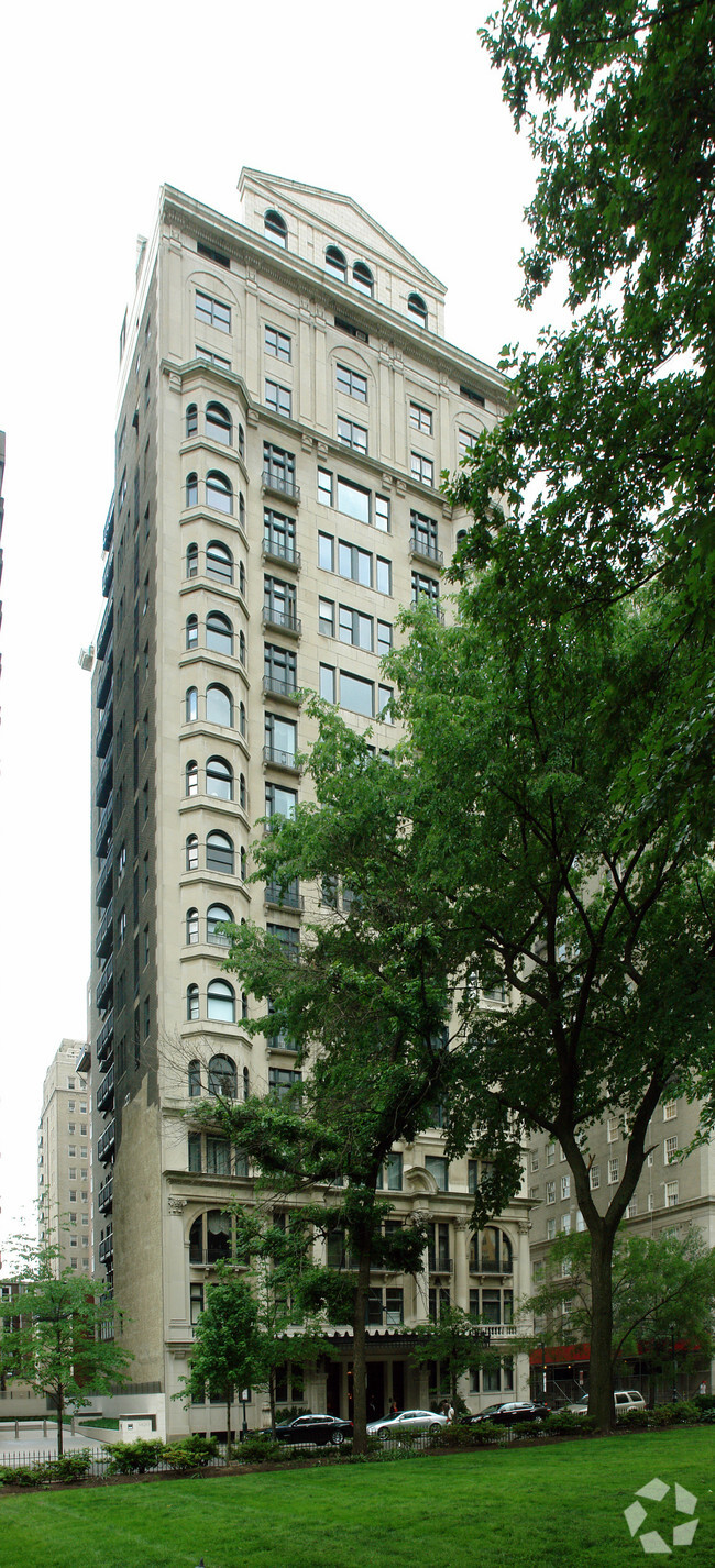 Foto del edificio - Residential Condo Building