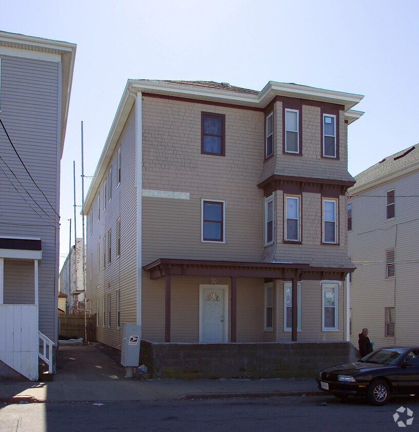 Building Photo - 47 Benjamin St