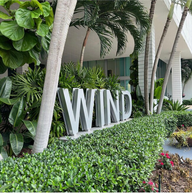 Foto del edificio - 350 S Miami Ave