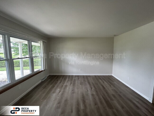 Building Photo - 410 Duchesne Ave