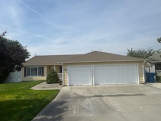 Building Photo - 2089 NW Eucalyptus Dr