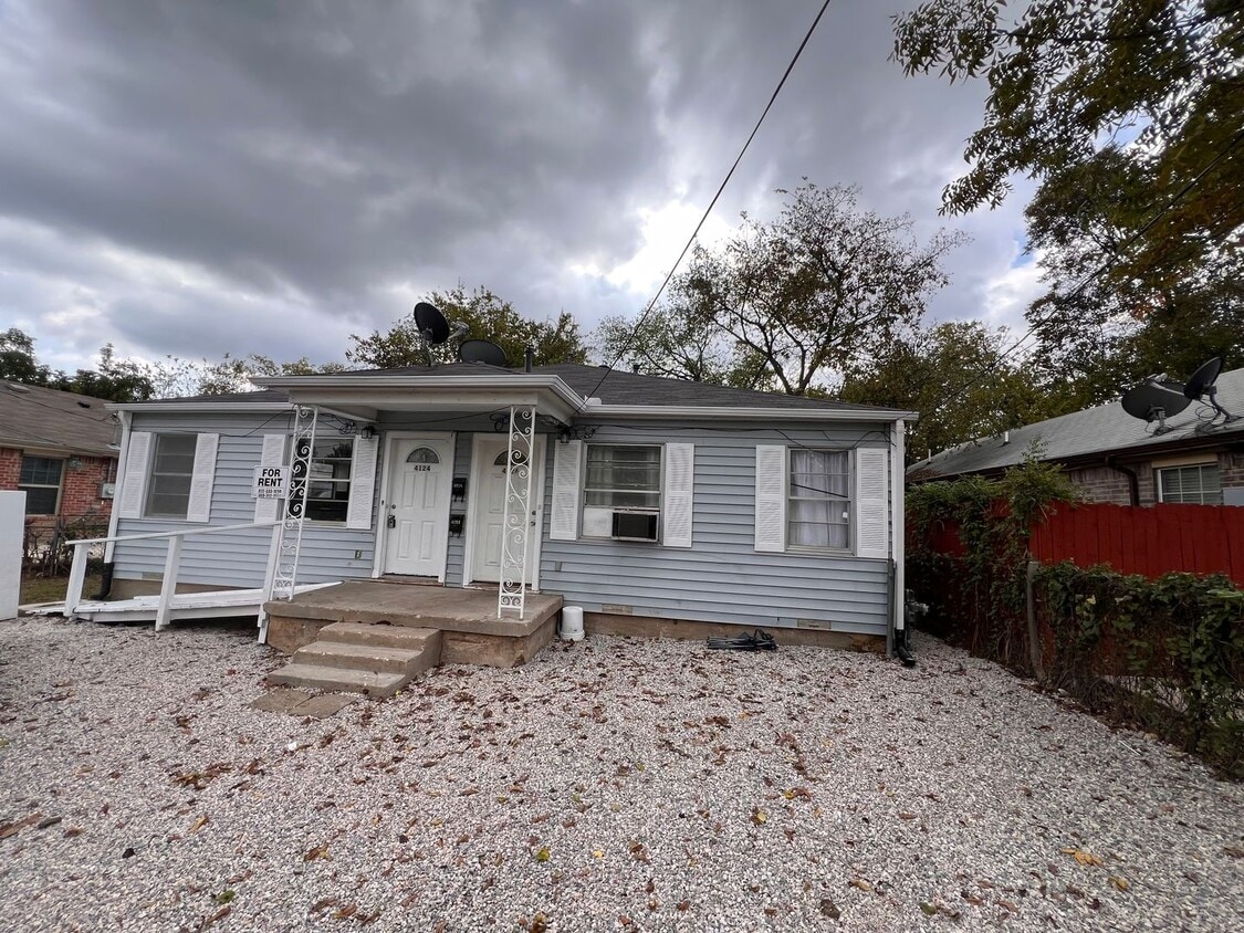 Primary Photo - 4124 Kernack St