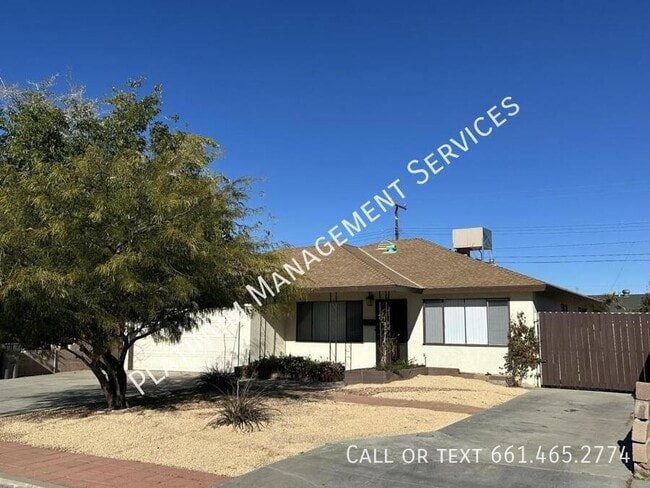 Foto del edificio - 1839 E Ave Q10