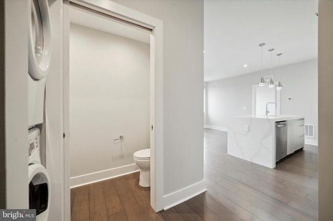 Building Photo - 1405 Frankford Ave