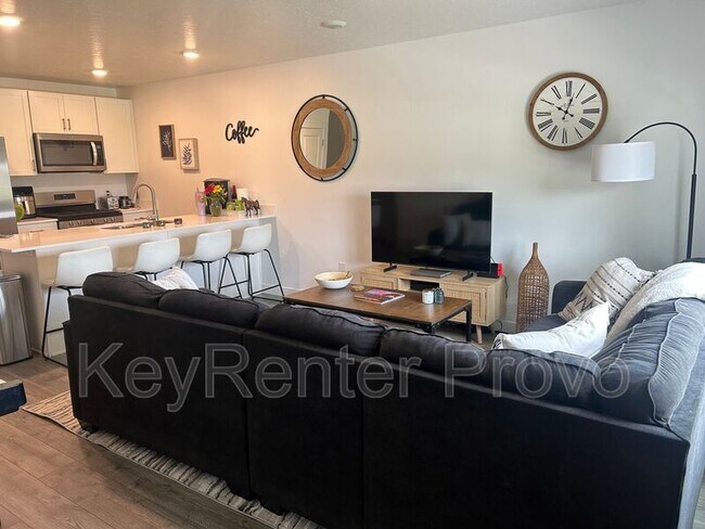 Foto del edificio - 1084 E Seaside St