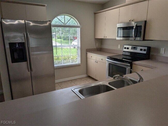 Foto del edificio - 4335 SW 7th Pl