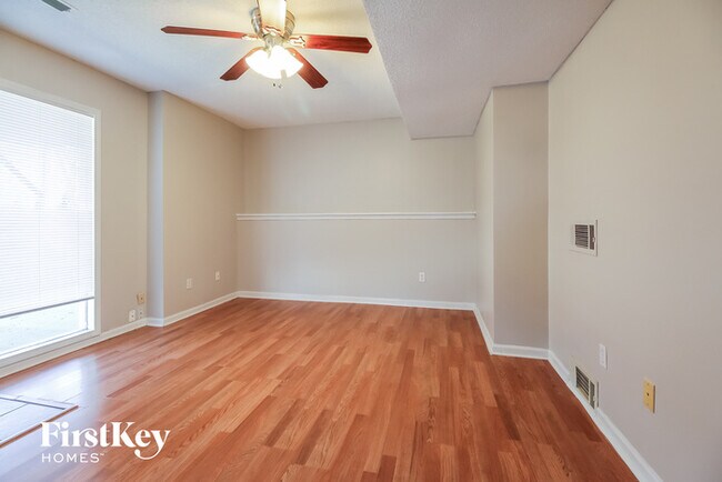 Foto del edificio - 11209 N Donnelly Ave