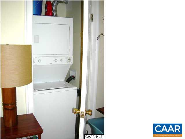 Foto del edificio - 144 Hessian Hills Cir