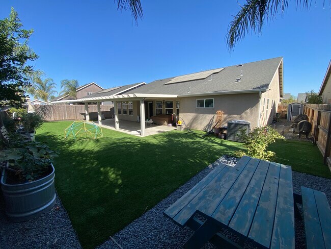 Foto del edificio - 2299 W Heather Ln