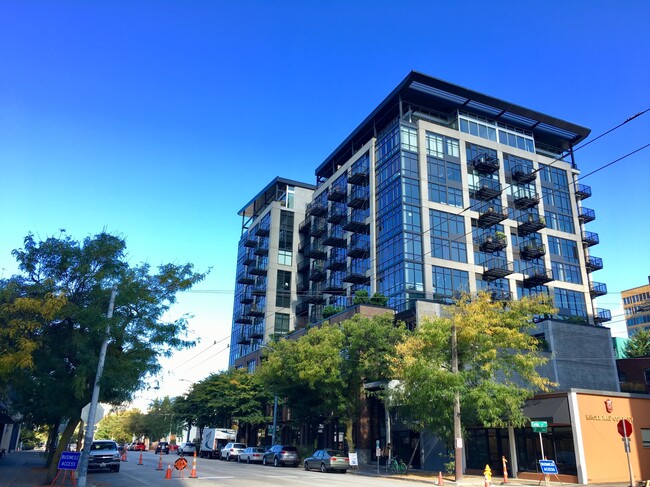 Building Photo - 2720 3rd Ave