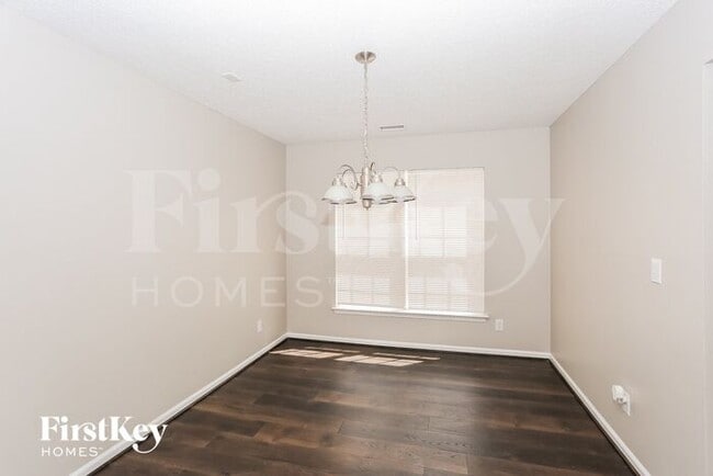 Building Photo - 109 Farnham Way