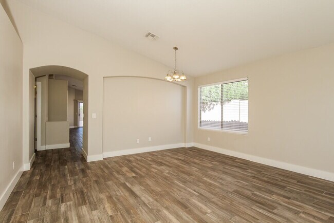Foto del edificio - 25832 N 66th Dr