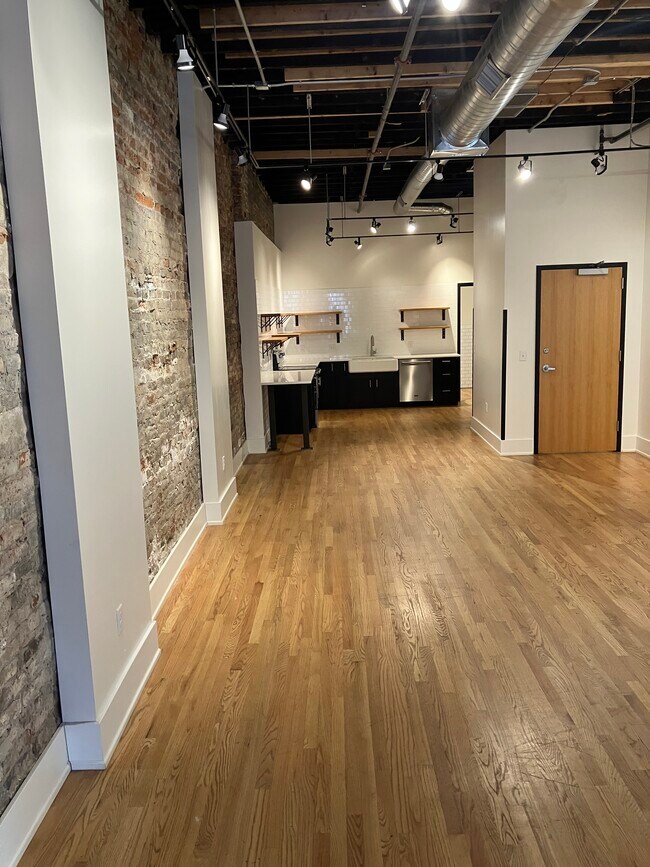 Foto del edificio - 430 E Locust St