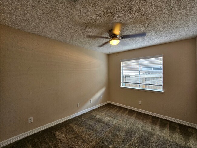 Foto del edificio - 8314 Streamside Dr