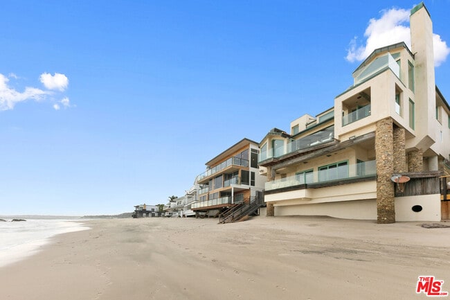 Foto del edificio - 24920 Malibu Rd