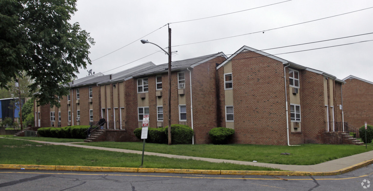 Primary Photo - Englewood I & II Apartments