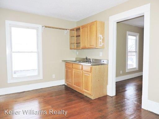 Building Photo - 305 Montgomery St