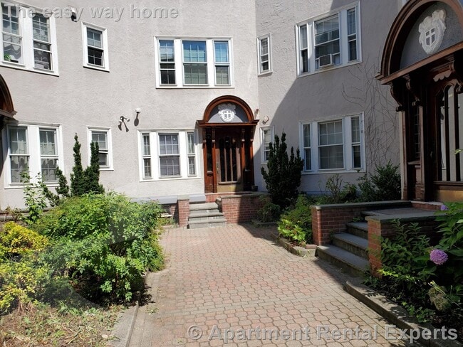 Photo - 156 Magazine St Apartment