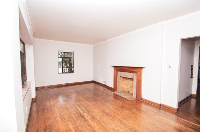 Building Photo - 15 S Garfield Ave