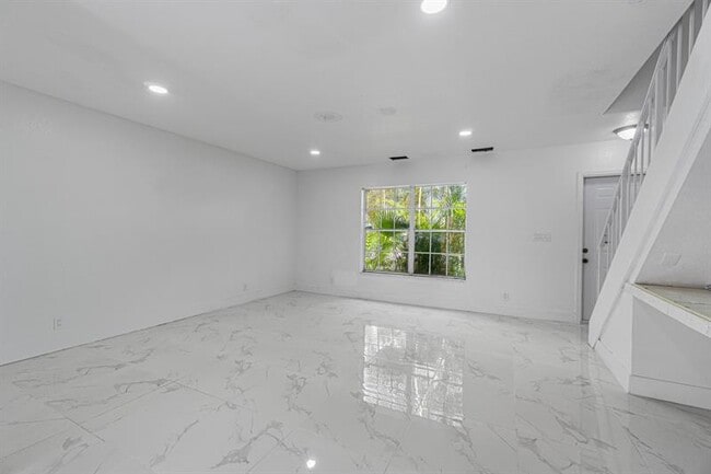 Foto del edificio - 7924 Kimberly Blvd
