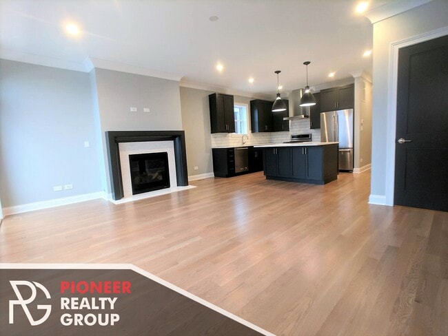 Foto del edificio - 2318 N Southport Ave