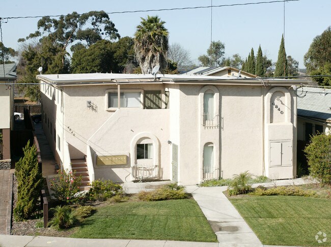 Building Photo - 4840 W Mountain View Dr