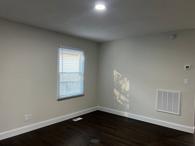 Building Photo - RENOVATED 3 Bd 1 Ba Home In University Park