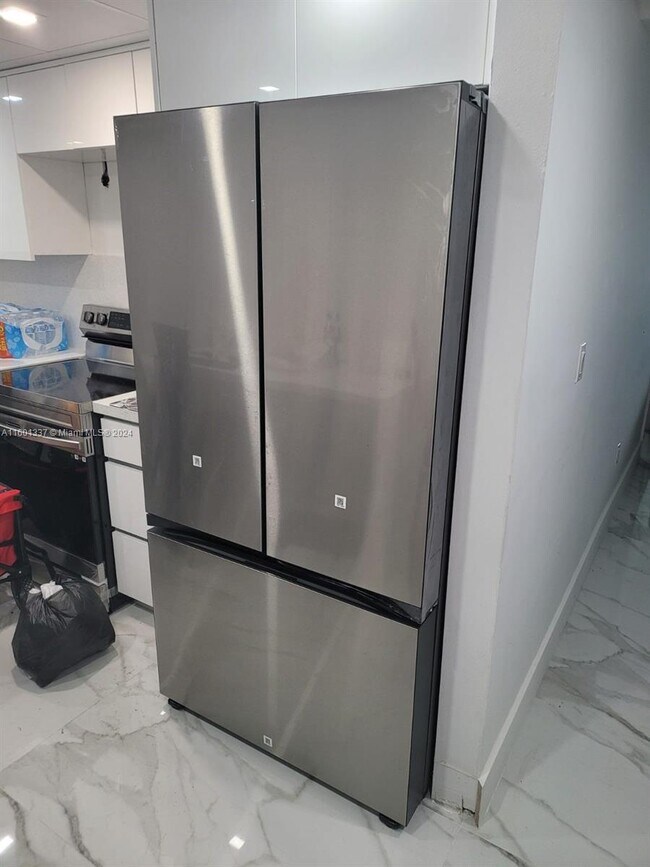 Foto del edificio - 10090 NW 80th Ct