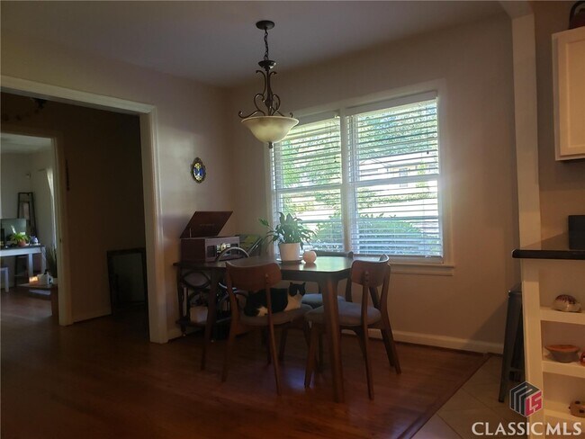 Building Photo - 205 Gran Ellen Dr