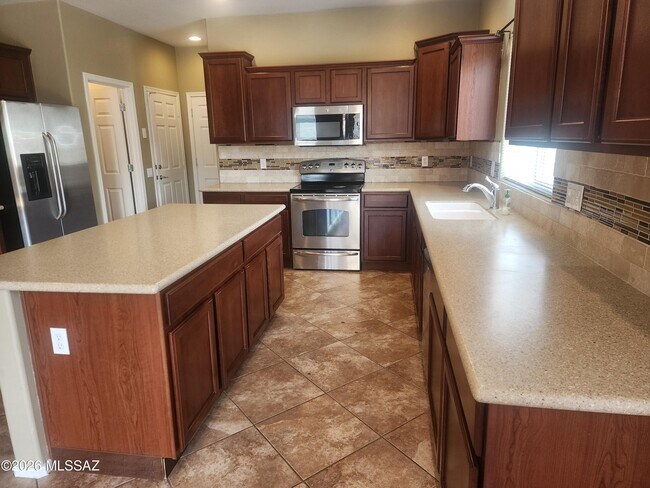Building Photo - 10615 E Native Rose Trail