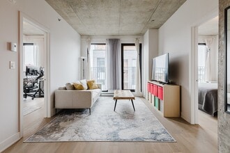 Building Photo - 2180 Rue Sainte-Catherine E
