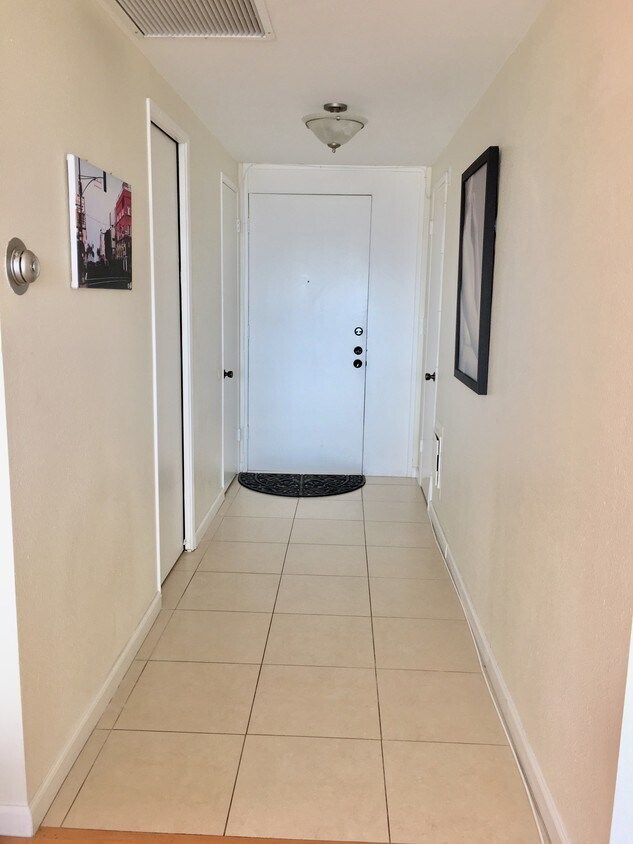 Hallway - 321 S San Vicente Blvd