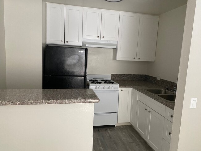 Building Photo - 20202 Leadwell St