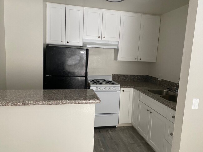 Foto del edificio - 20202 Leadwell St
