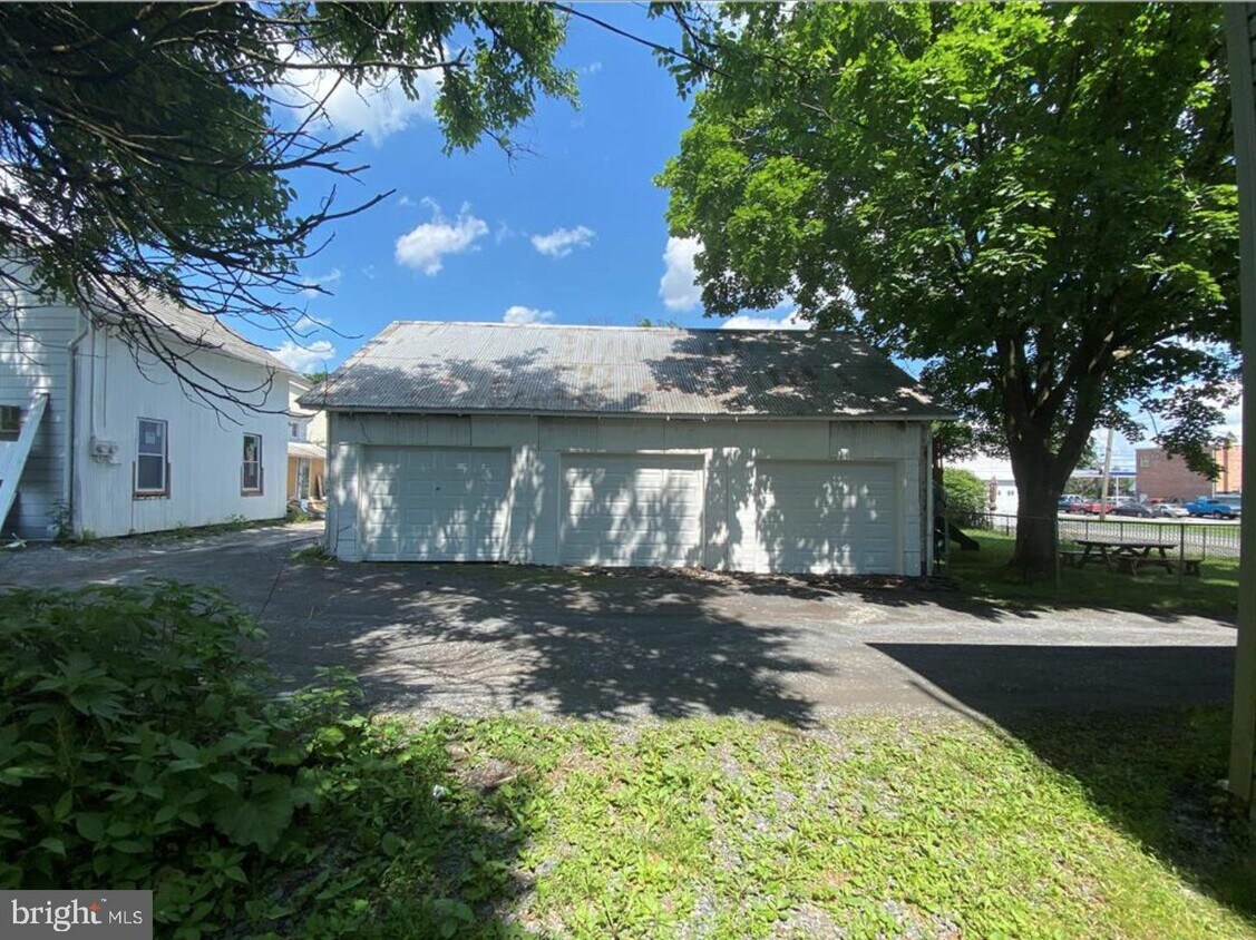 Building Photo - 2838 PA-309