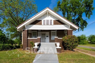 Building Photo - 512 1st St N