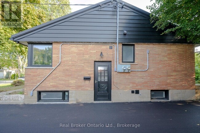 Building Photo - 39 Westminster Ave