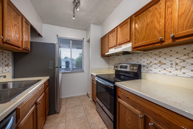 Foto del edificio - 6519 W Newberry Rd