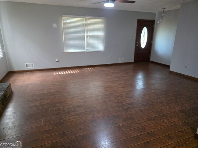 Building Photo - 214 Candler Rd