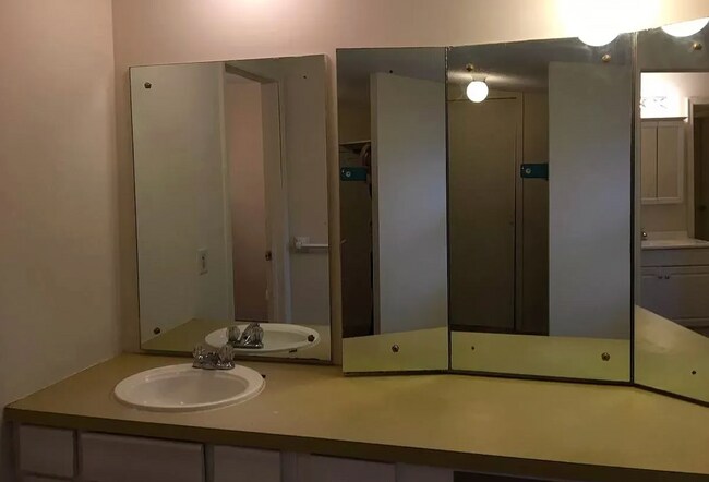 Foto del edificio - 6050 Wentworth Ave