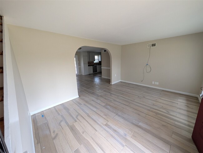 Building Photo - 515 Broad Ripple Dr