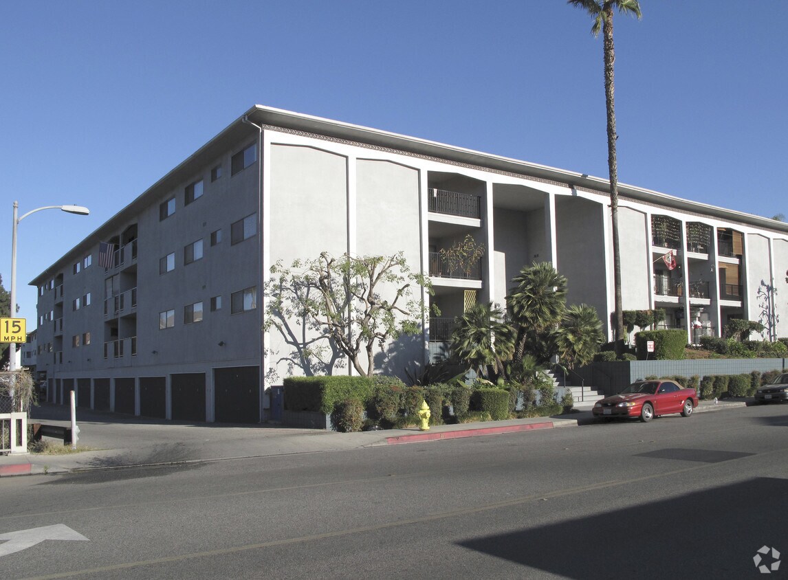 Primary Photo - Bay State Apartments